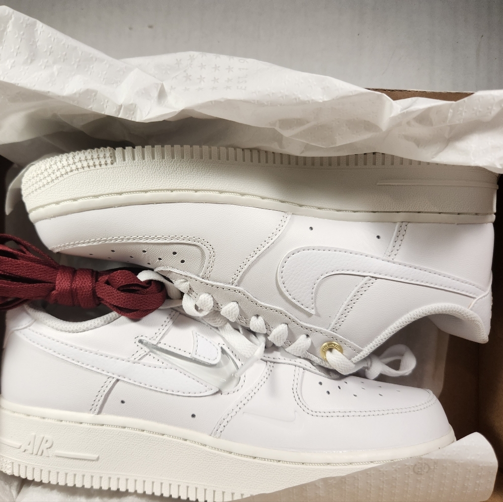 NWT Women's Af1's '07 PRM - Picture 2 of 10